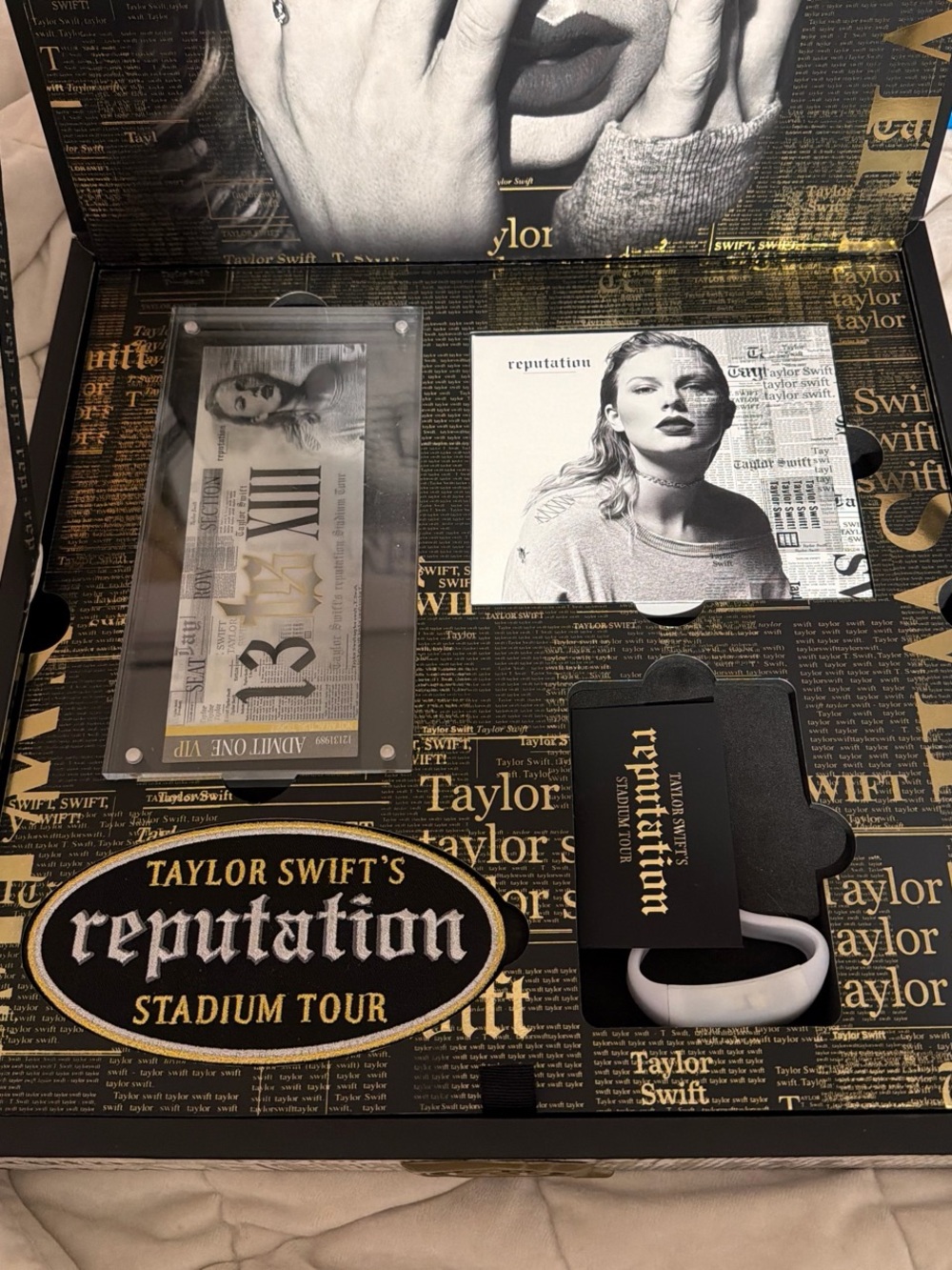 Taylor Swift Black & Gold Reputation Tour Collectible Set